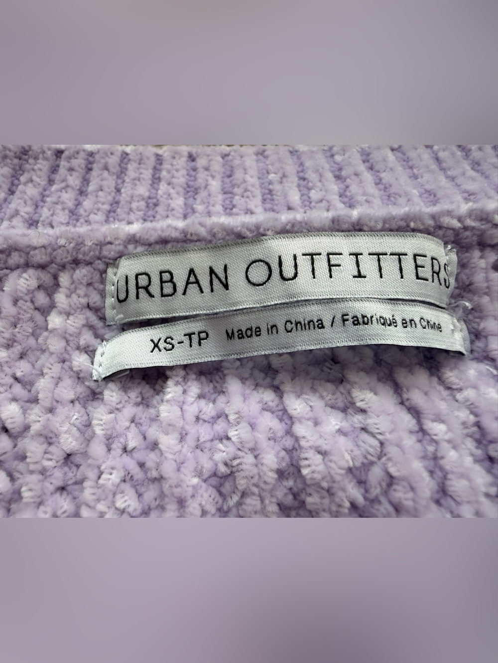 Urban Outfitters Light Lavender Woman’s V-Neck Cropped Soft Sweater Size XS - Picture 3 of 15